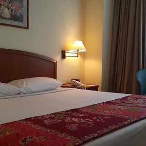3* Hotel Mandarin Court